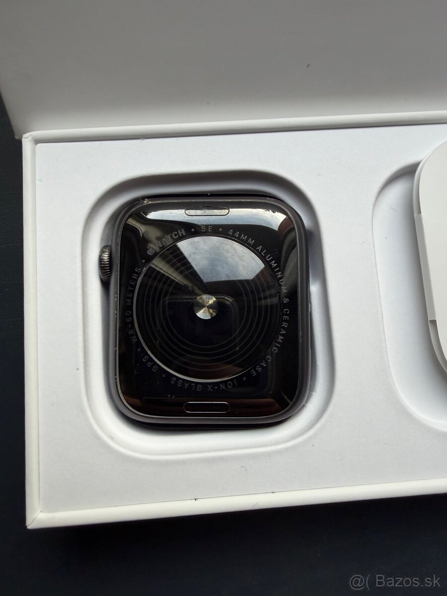 Apple Watch SE 44 mm - 5