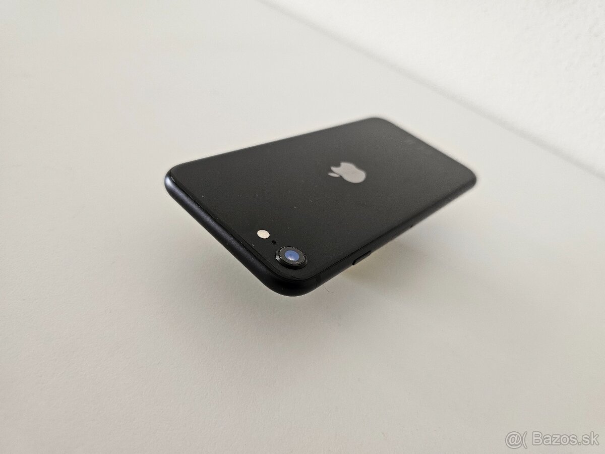 Apple iPhone SE 2020 100% batéria - 5