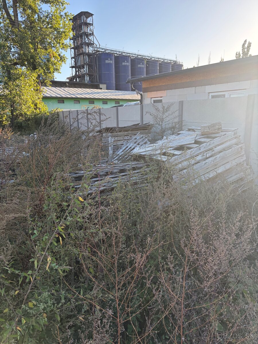 Darujem poskodene palety. - 5