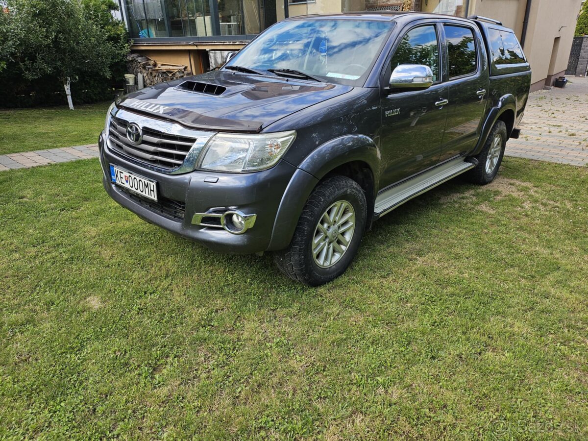 Toyota Hilux 3.0 D-4D 126kW ,2014 193tkm, SK auto, 2.maj