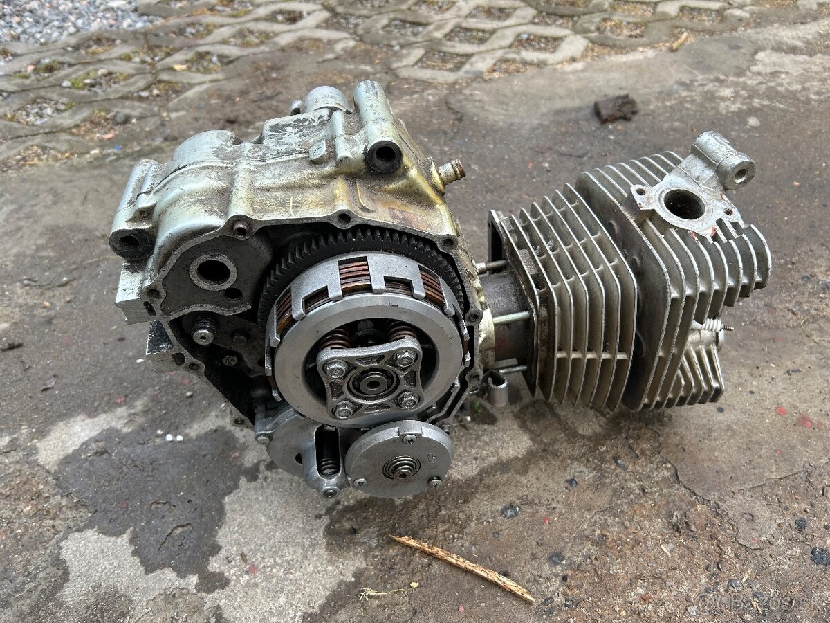 Motor na náhradné diely