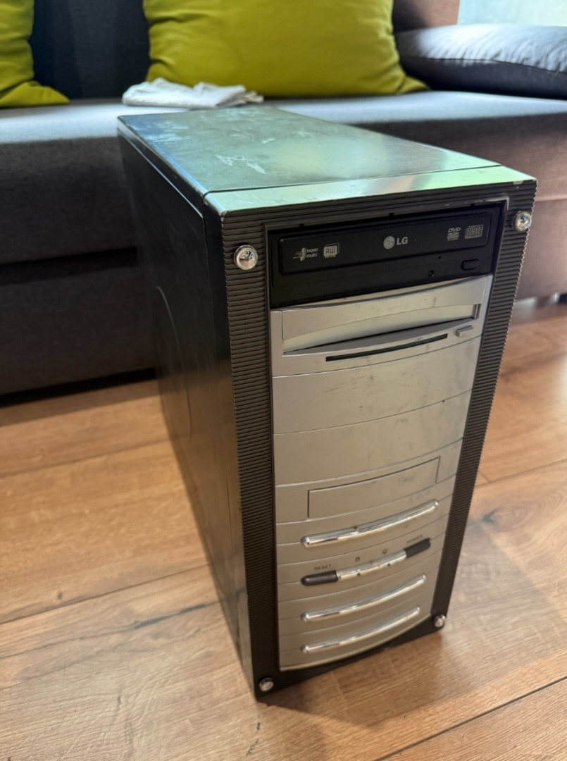 Stolový počítač s Windows XP – ideálny pre staršie programy - 5