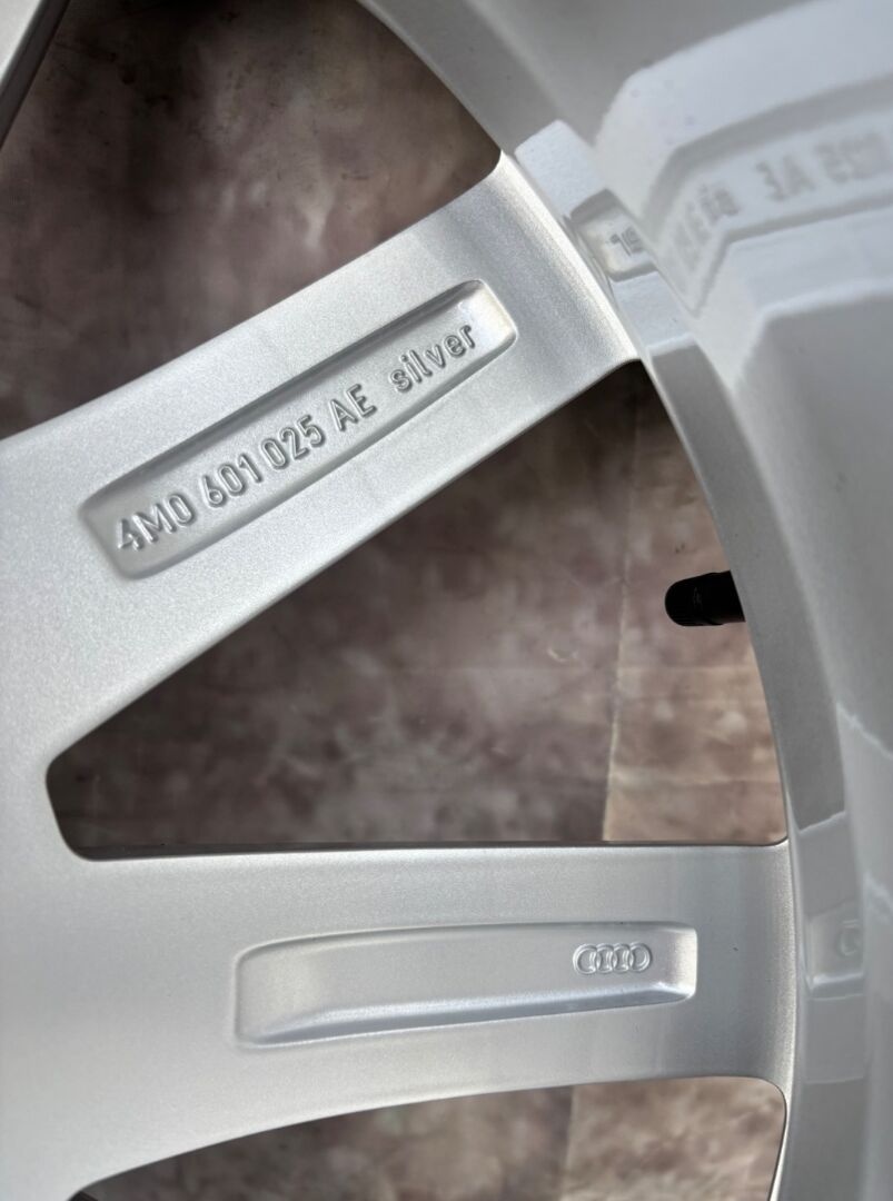 Zimní top sada Audi Q7 285/45R20 112V - 5