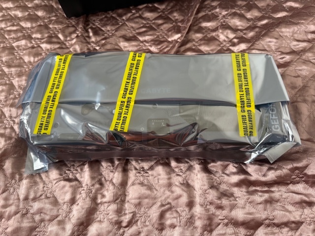 GIGABYTE GeForce RTX 5080 GAMING 16G - 5