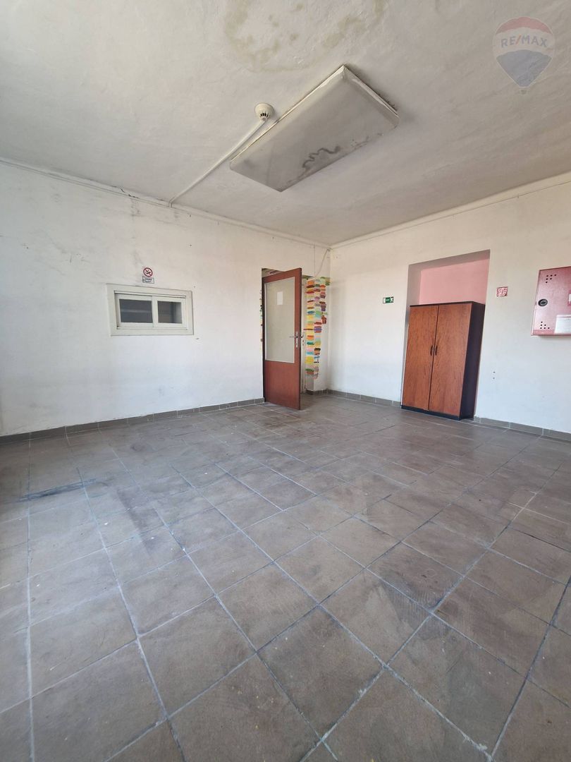 Prenájom obchodného priestoru - železničná stanica Levice - 5