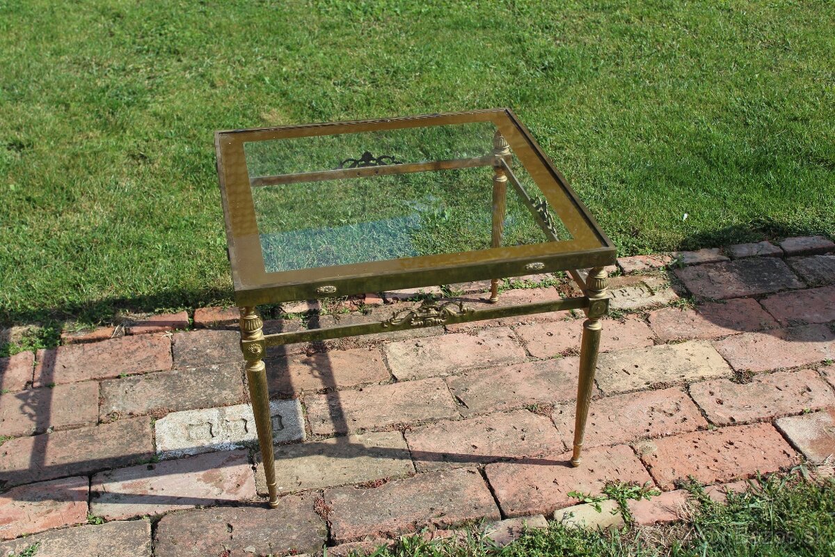 Mosadzný konferenčný stolík - 5