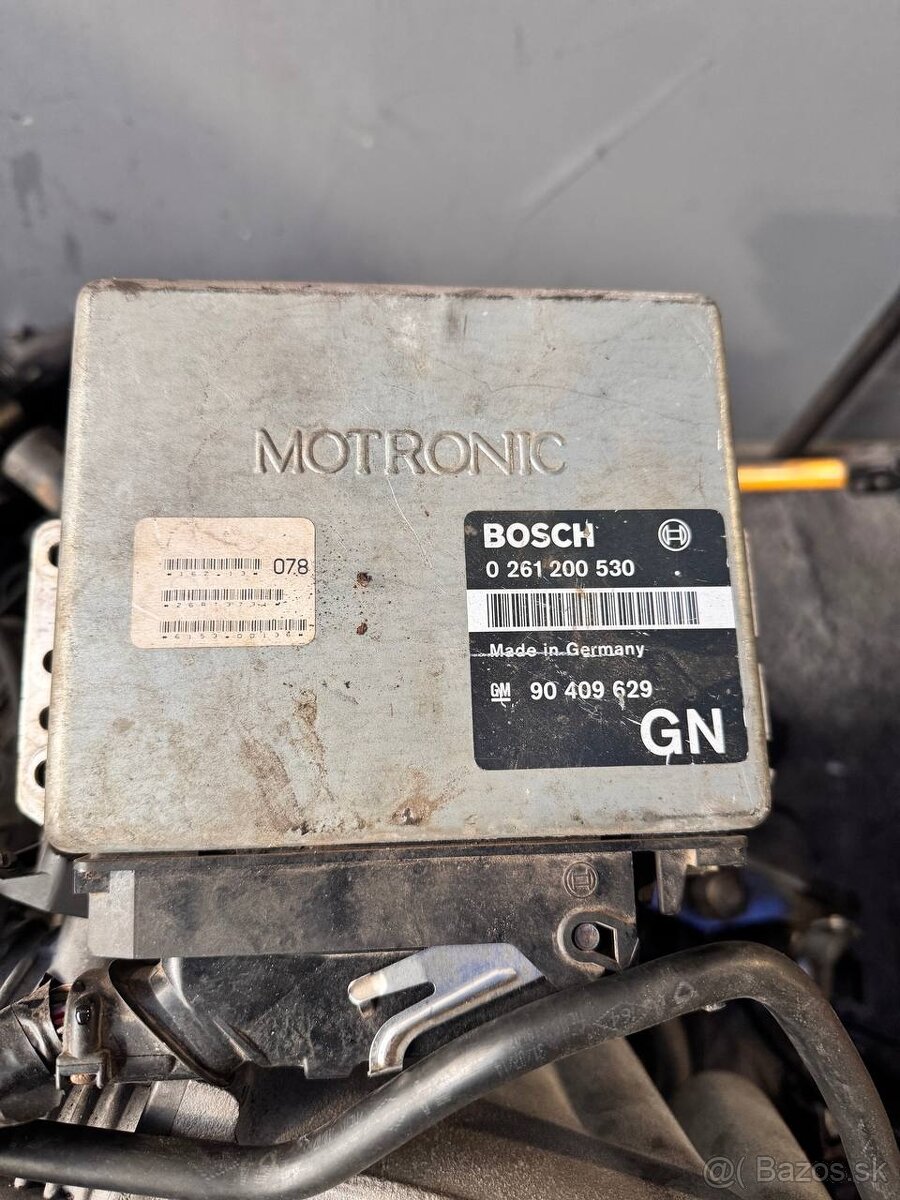 C20NE Motor a prevodovka F16 Opel - 5