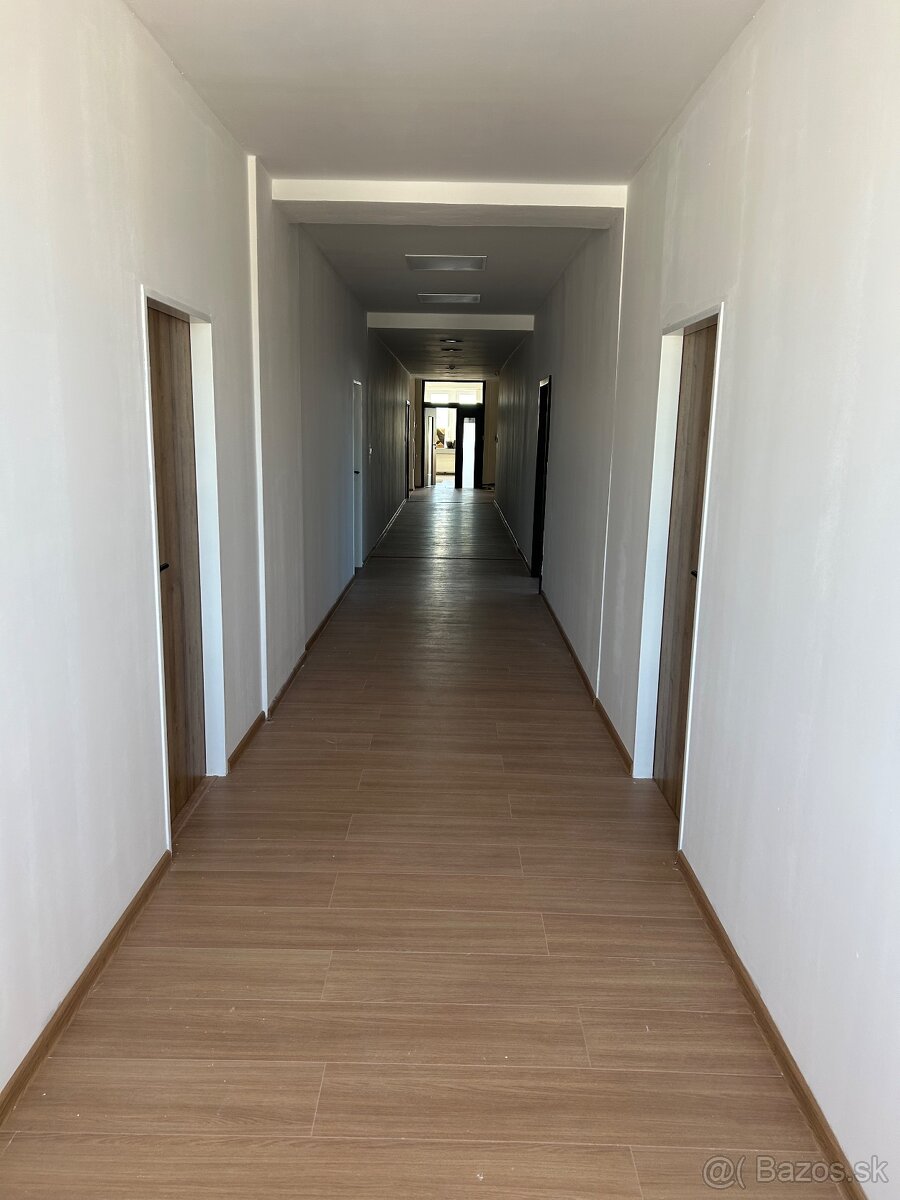 Kancelárie (31m2) blízko centra s parkovaním - 5