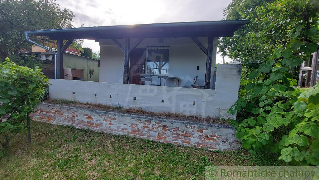 Chata s peknou, udržiavanou záhradou v ZO Opendáky, okr. S - 5