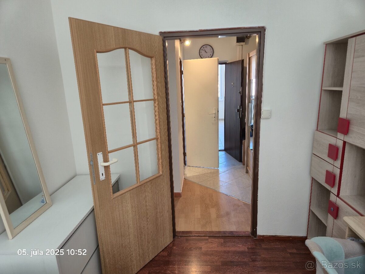 jeden a pol izbový byt v Košiciach - Jazero, Uralská ulica - 5