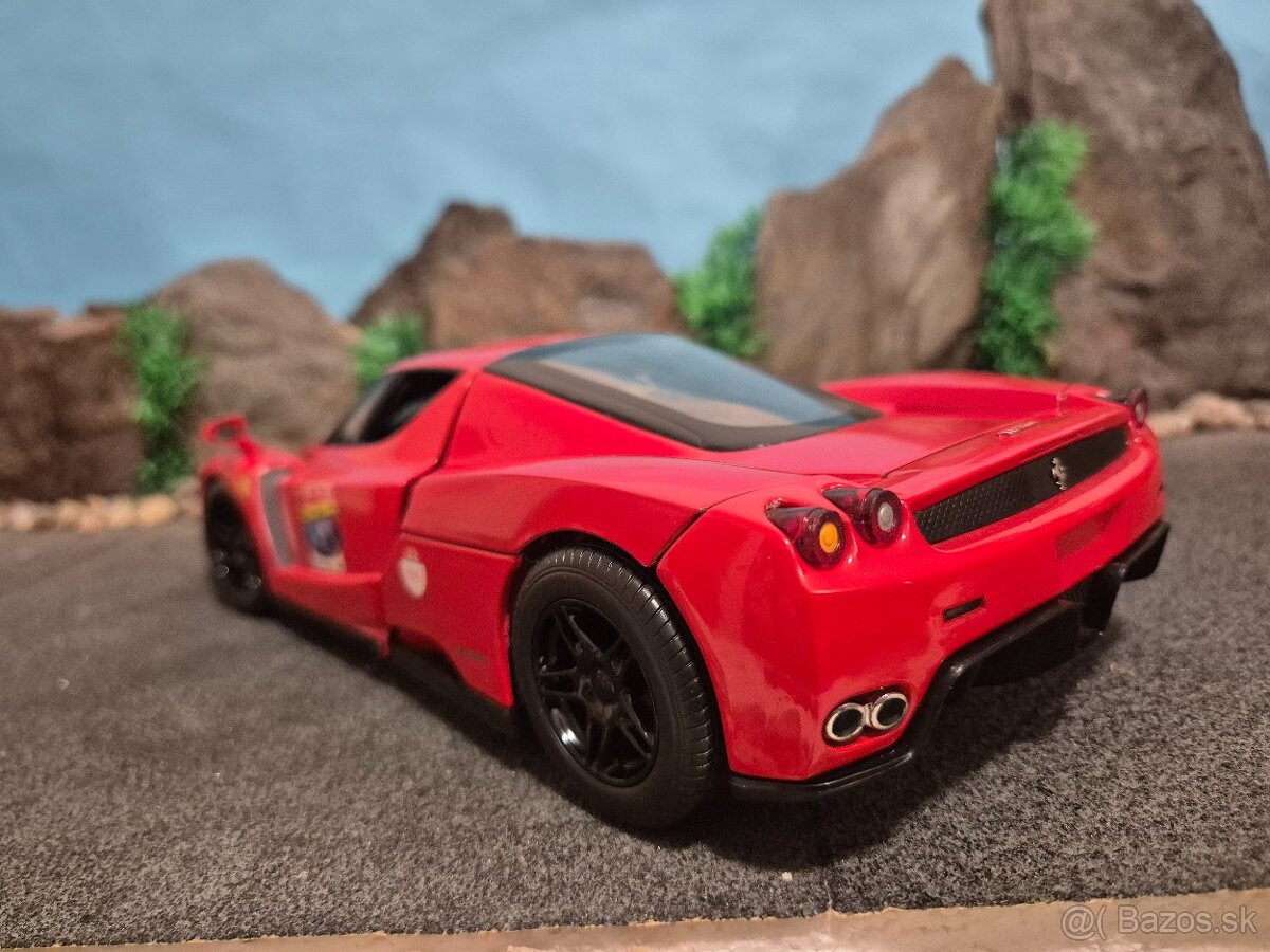 Prodám model 1:18 Ferrari Enzo - 5