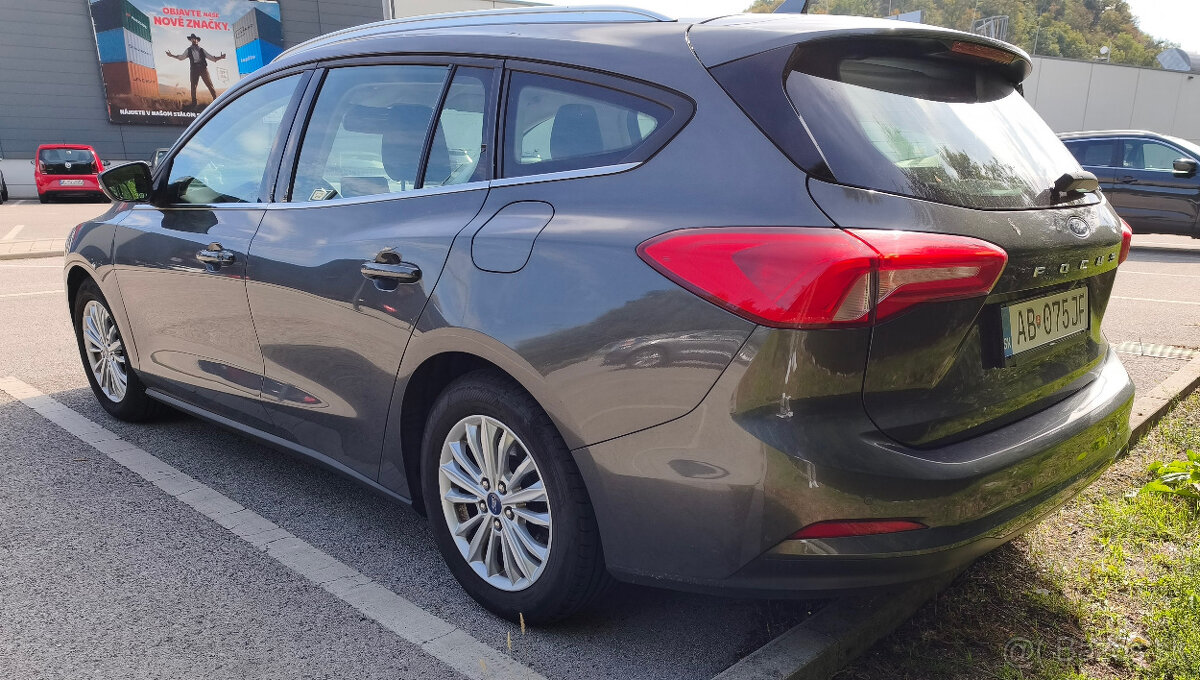 Ford Focus Kombi 1.5 TDCi EcoBlue Titanium A/T 8 - 5