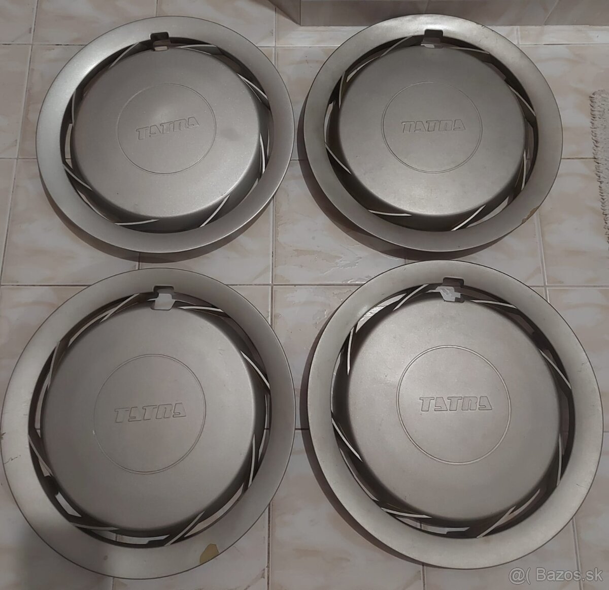 Tatra 613 puklice - 5