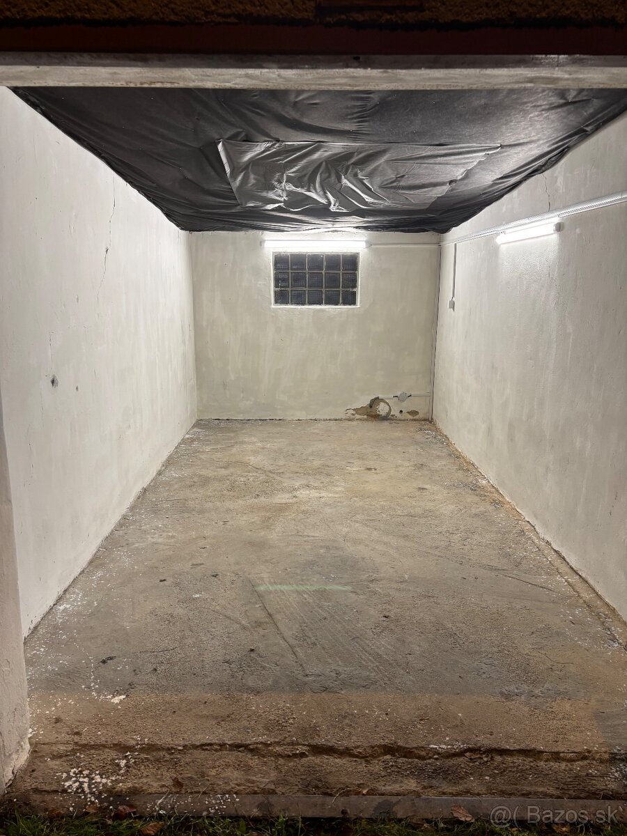 Dám do prenájmu garáž na sídlisku Boriny v D.Strede - 5