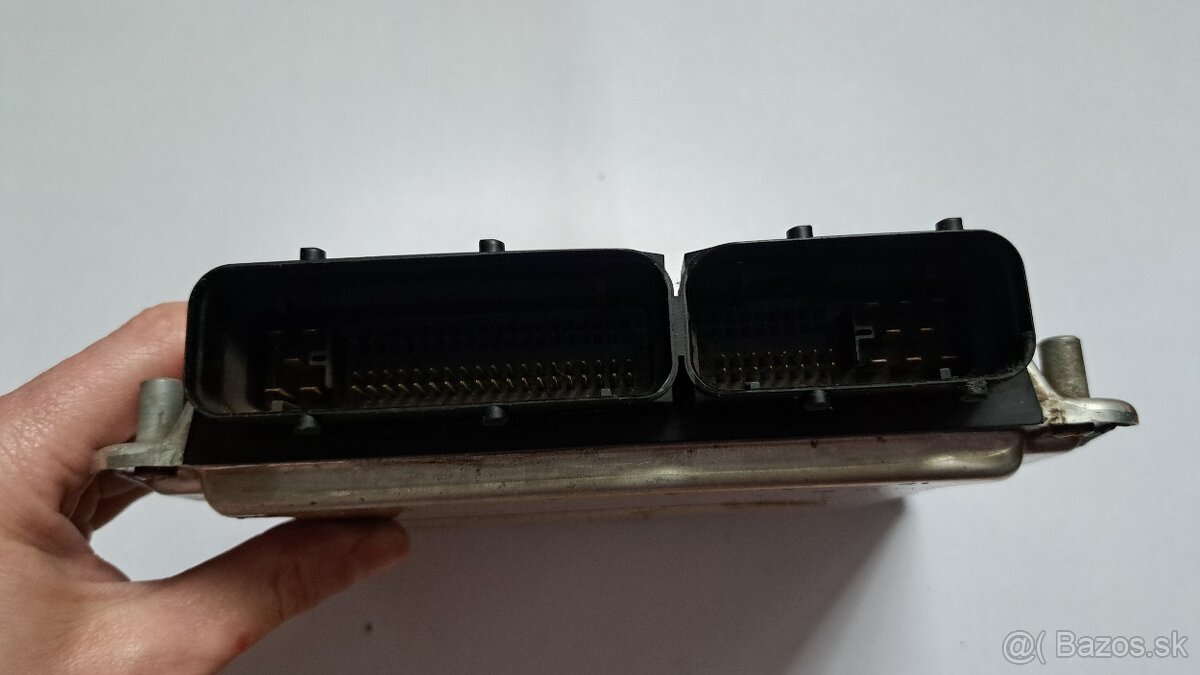 Riadiaca jednotka 038 906 012 M - 5