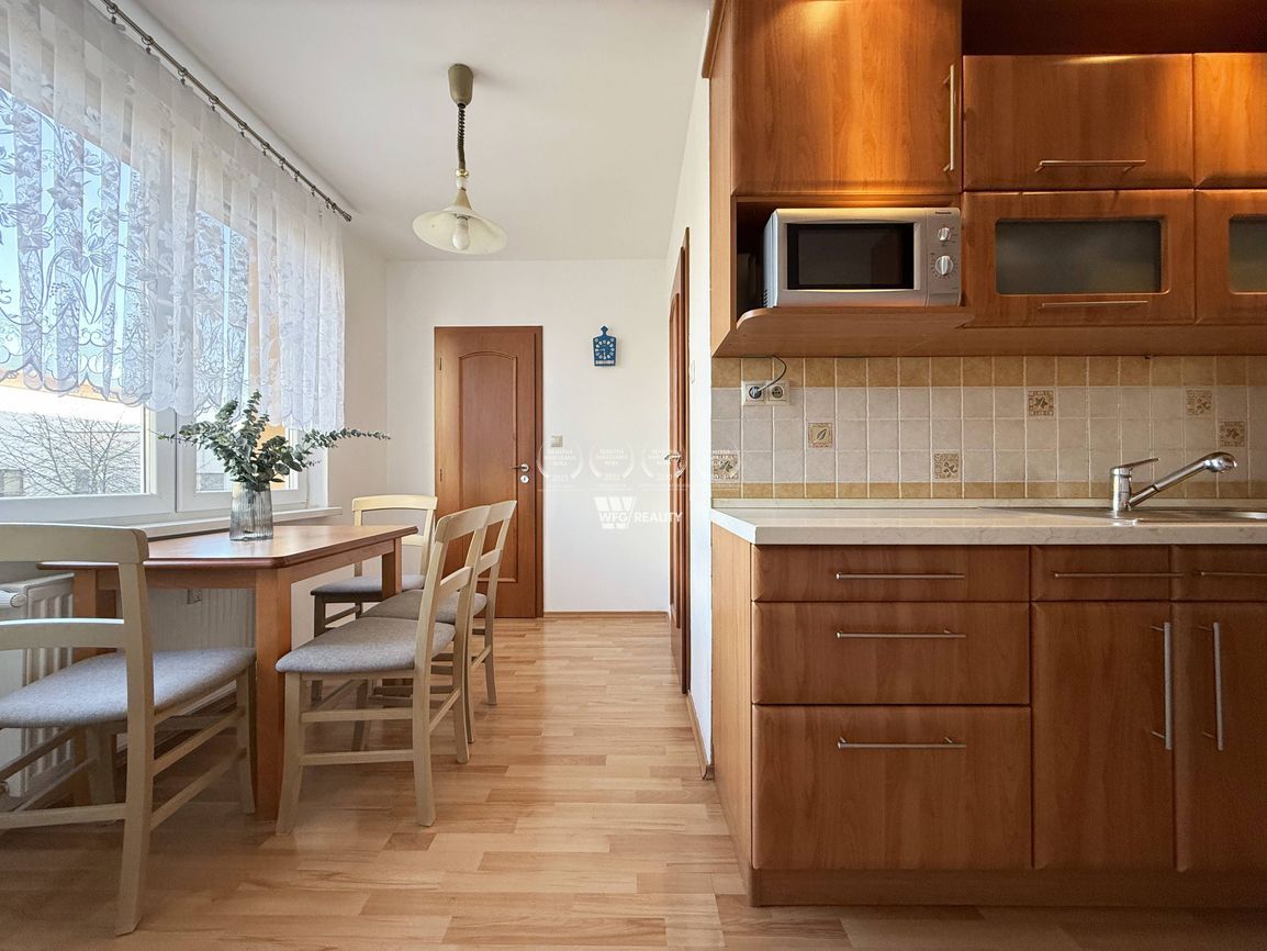 REZERVOVANÉ Na predaj slnečný 3-izbový byt s balkónom na Hli - 5