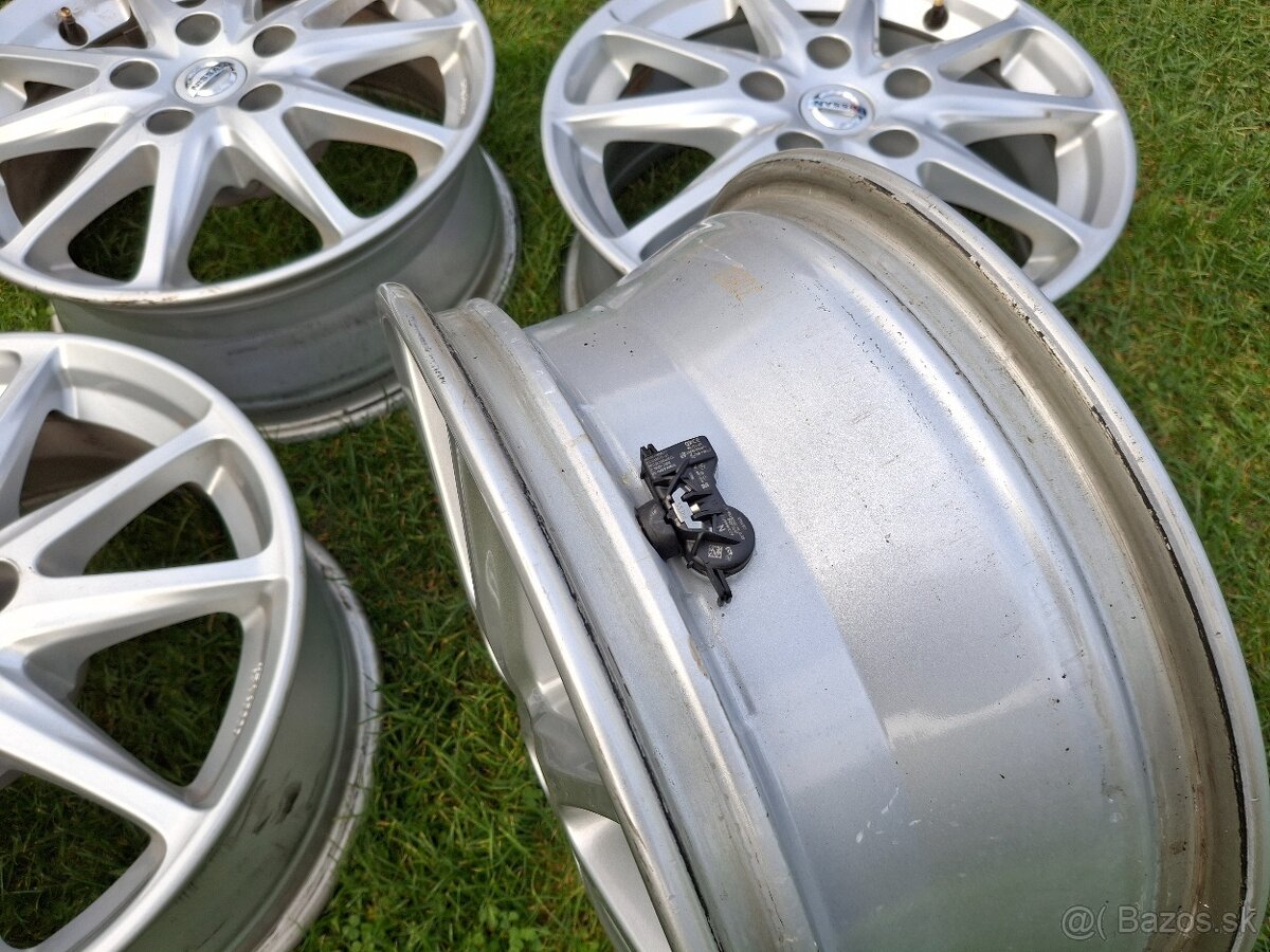 17" ALU 5x 108 orig peugeot,.. zimné 215/65 r17 michelin - 5