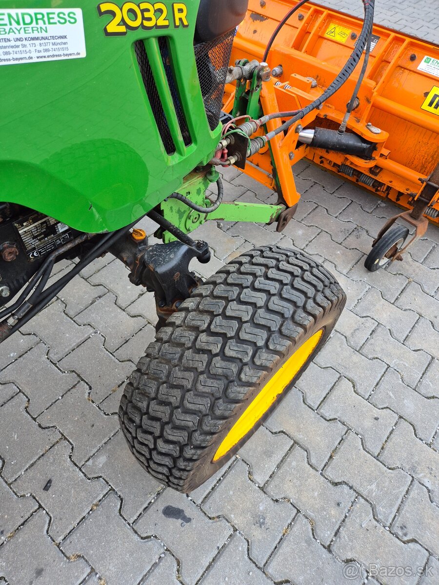 JOHN DEERE malotraktor, zimní údržba, 4x4 - 5