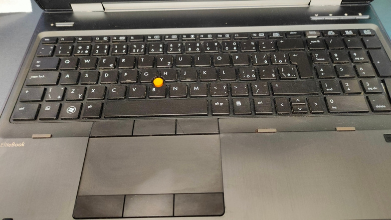 HP Elitebook 8570w + dokovacia stanica (200W adapter) - 5