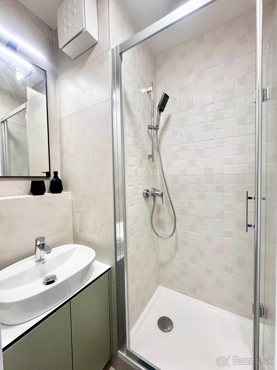 NA PRENÁJOM NOVO-ZREKONŠTRUOVANÁ GARSONKA - 5