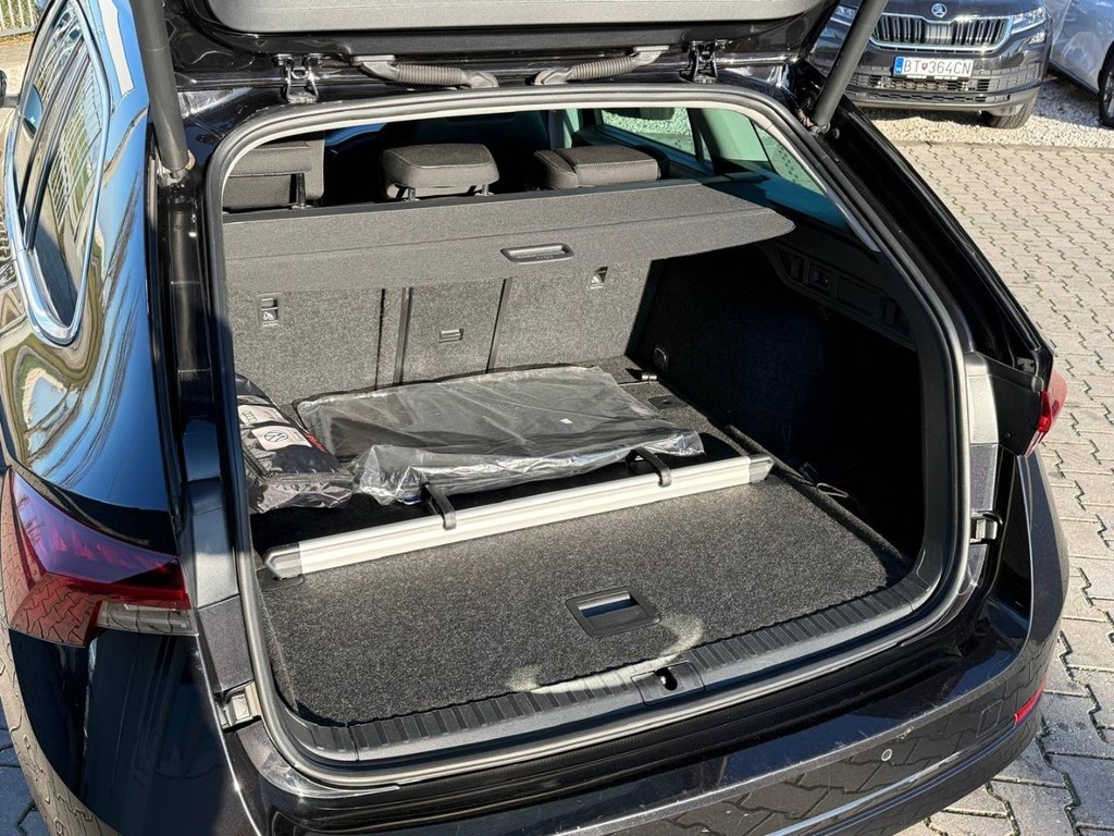 Škoda Octavia Combi 2.0 TDI SCR Style DSG - 5