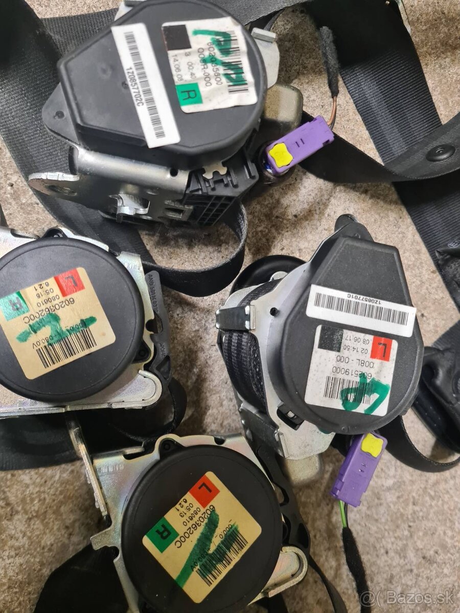 Tlačidlá a ine diely interiéru na VW Passat b6 - 5