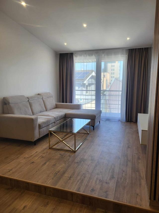 Prenájom 3 izbového bytu v centre - 5