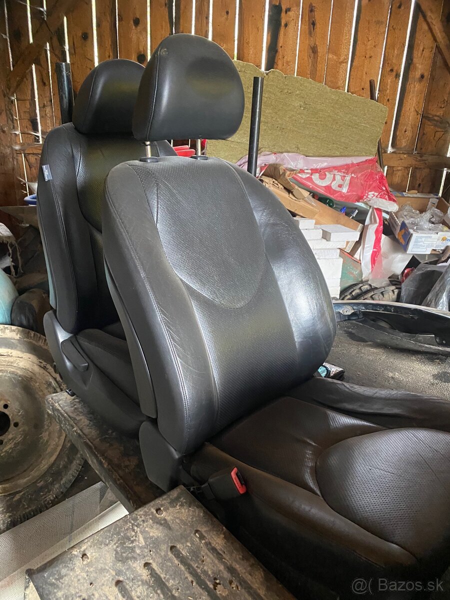 Rozpredám náhradné diely na toyotu RAV 4 2.2d-CAT - 5