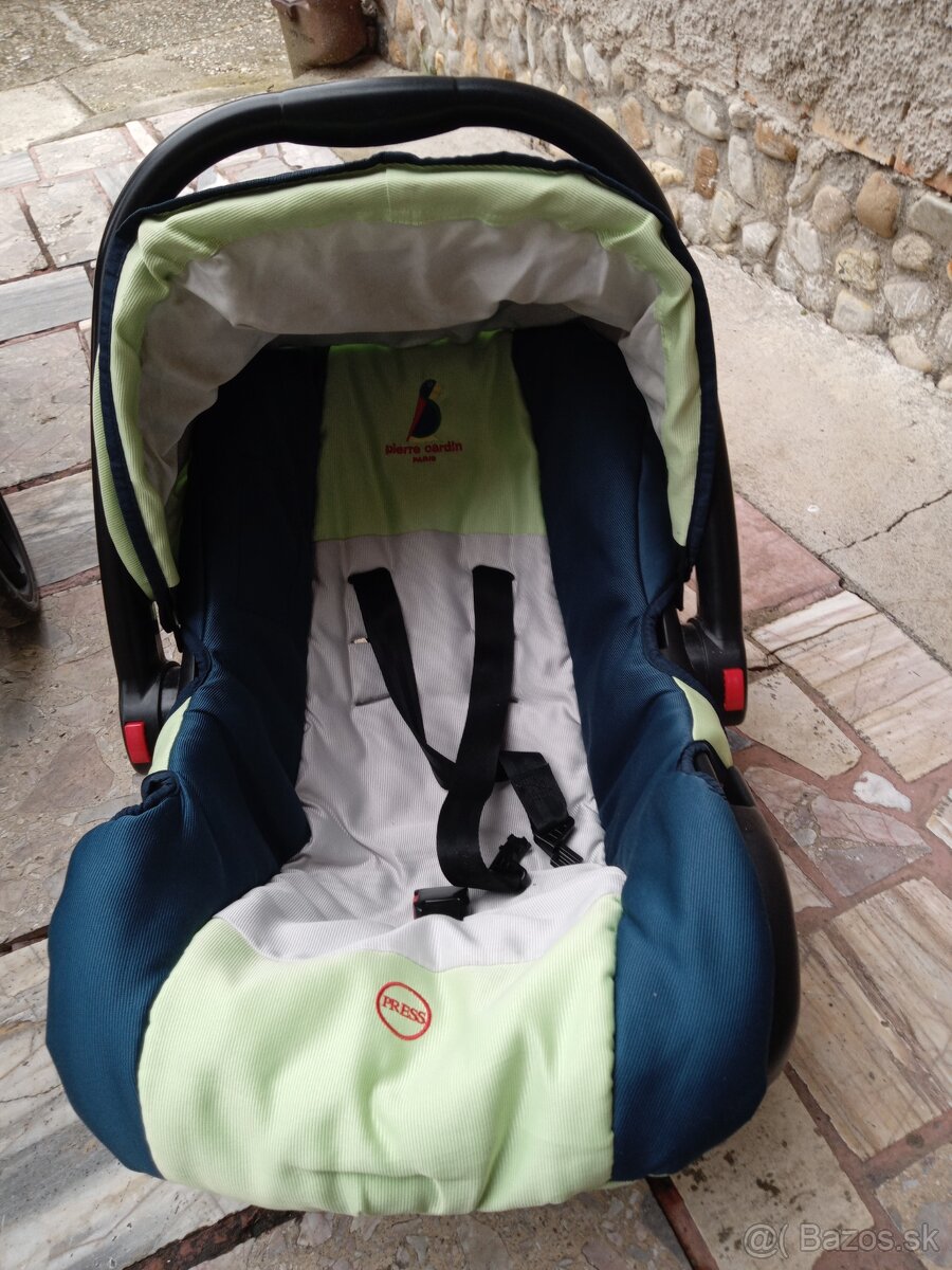 Kočik ,fusak ,sedačka (vajičko), stolička na jedenie. - 5