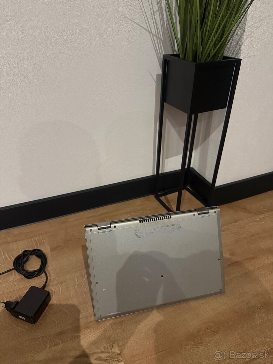 Predám dotykový 2v1 Dell 7348- i5, 8GB, 128gb NVMe - 5