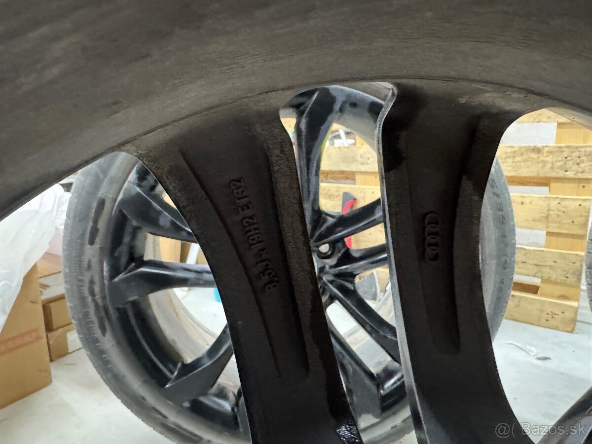 PIRELLI P-ZERO 255/35 R19 na originál Audi diskoch 19" - 5