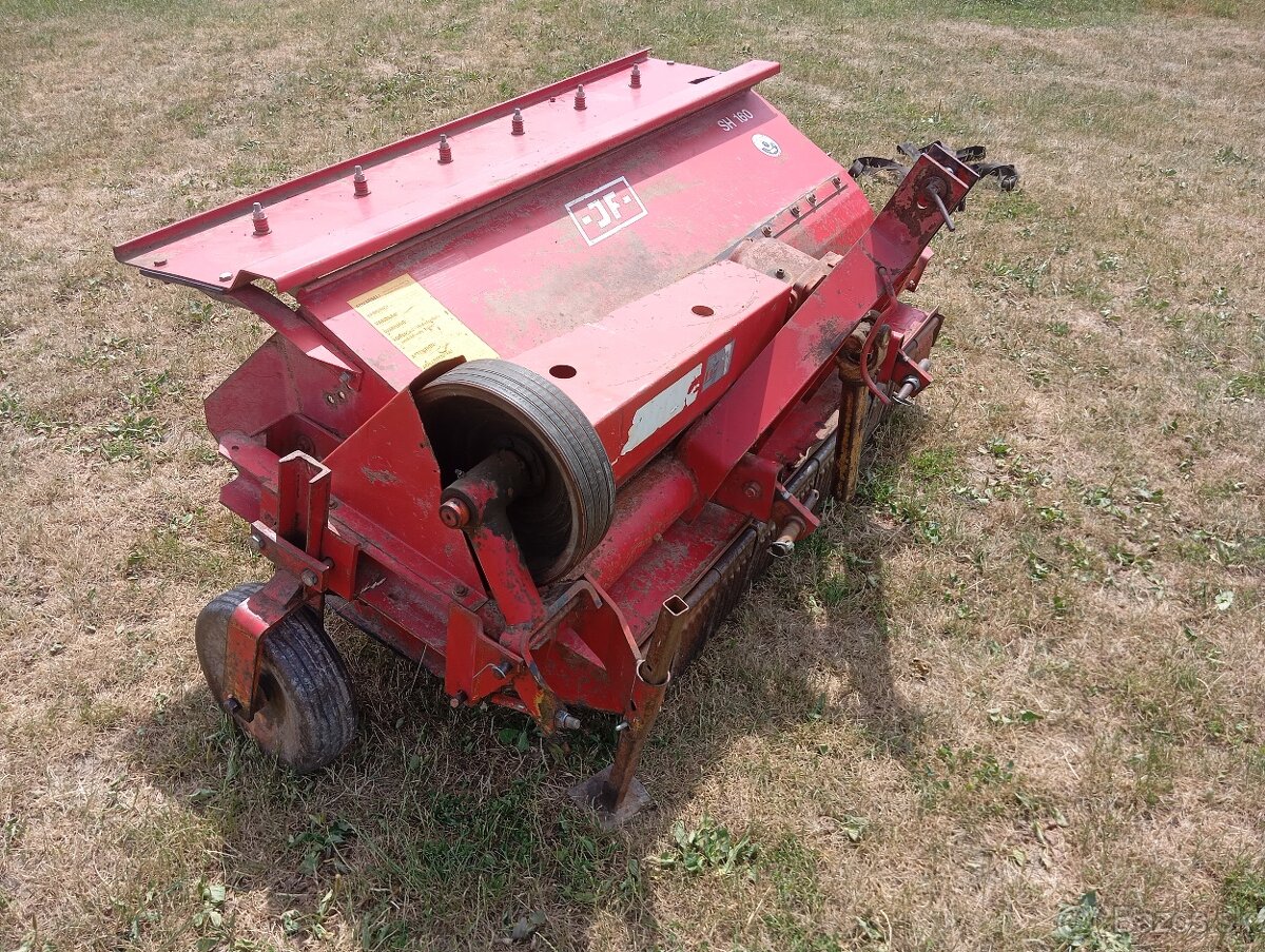 Mulcovac a drtič slámy JF - 5