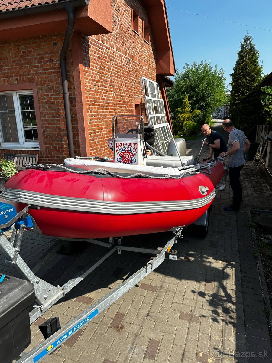 Predám nafukovací čln BUSH s motorom Honda 40HP + prívesný - 5