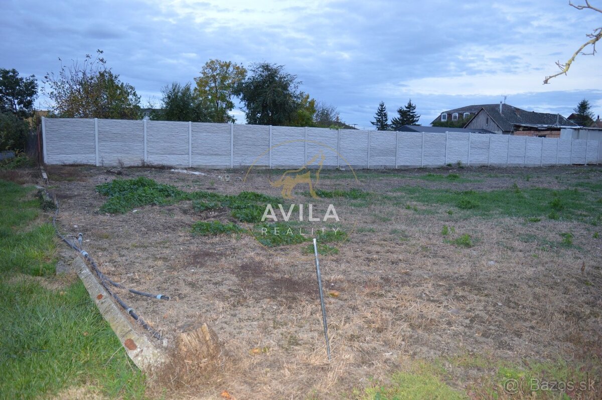 REZERVOVANÝ: zaujímavý stavebný pozemok 898m2 - Mostová - 5