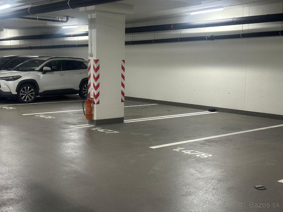 SKYPARK - garážové parkovacie miesto - Veža IV Bottova ul. - 5