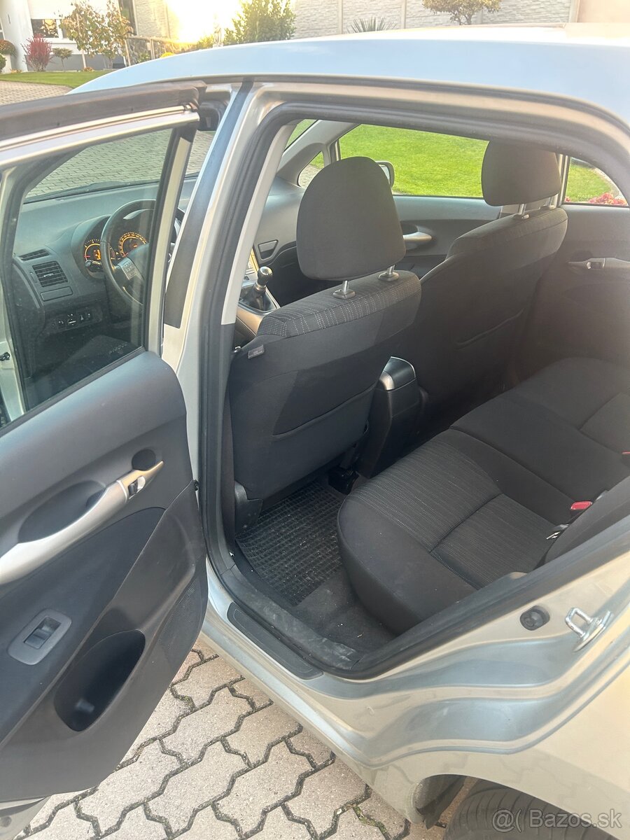 TOYOTA Auris D4D - 5