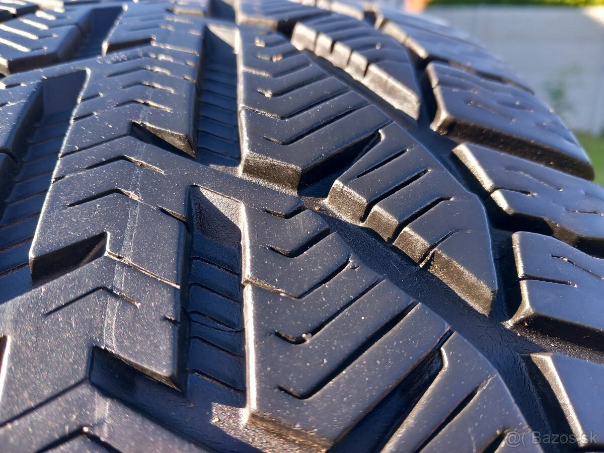 235/45 r18 zimne pneumatiky 4 kusy - 5