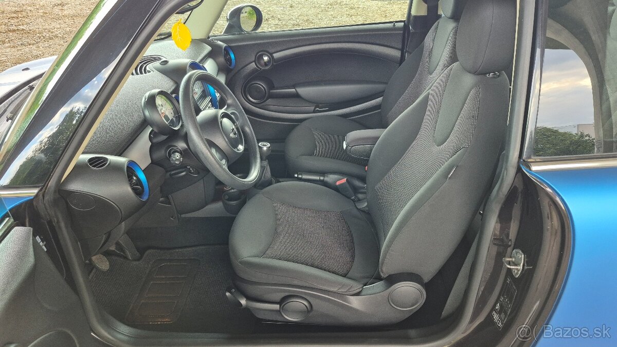 Mini Cooper 1.6 i 90kw M6 mozna vymena - 5