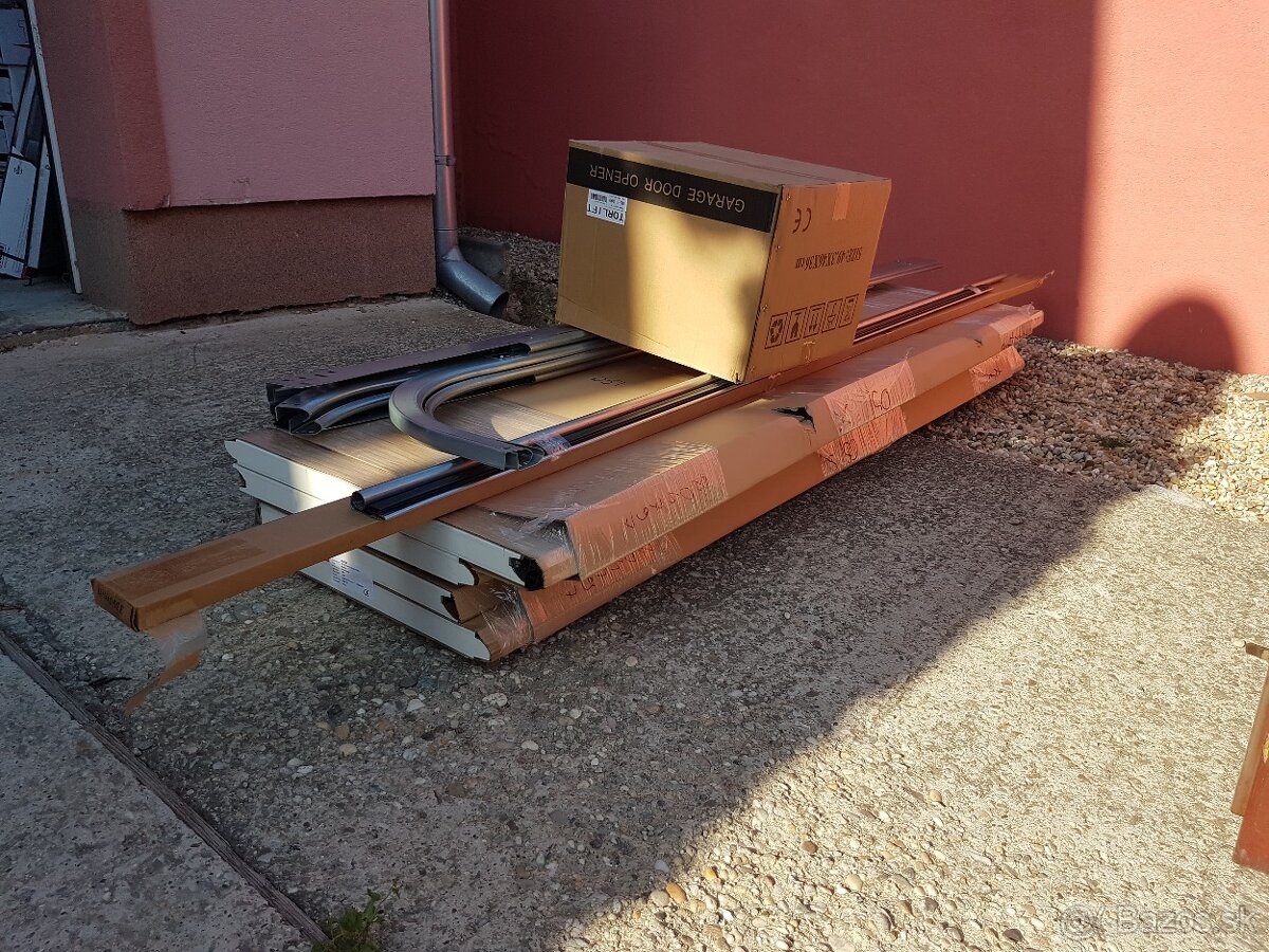 Úplne nová garážová brána vo farbe Zlatý dub - 2840x2245mm - 5