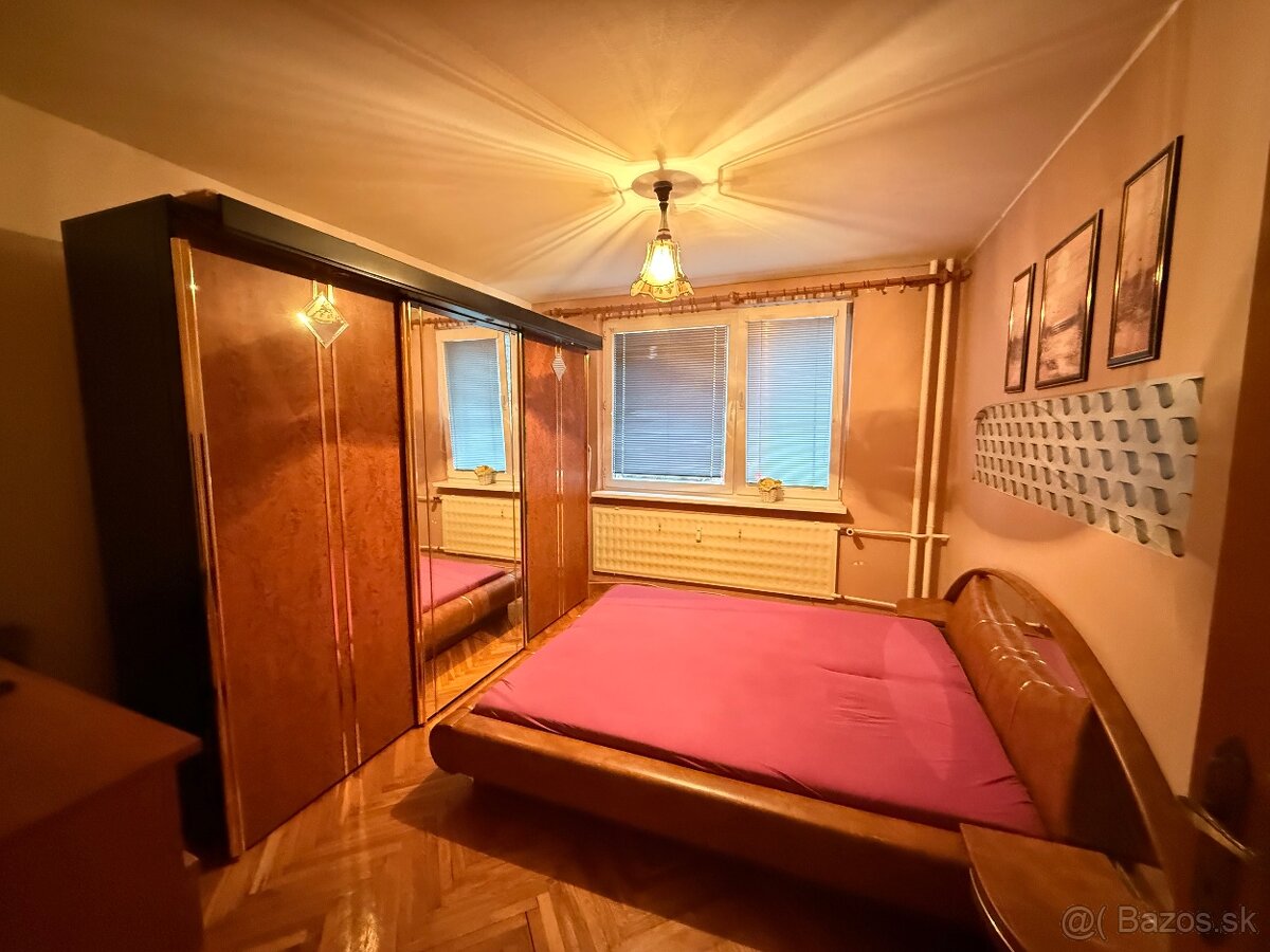 Prenajmem 3 izbovy byt - 5