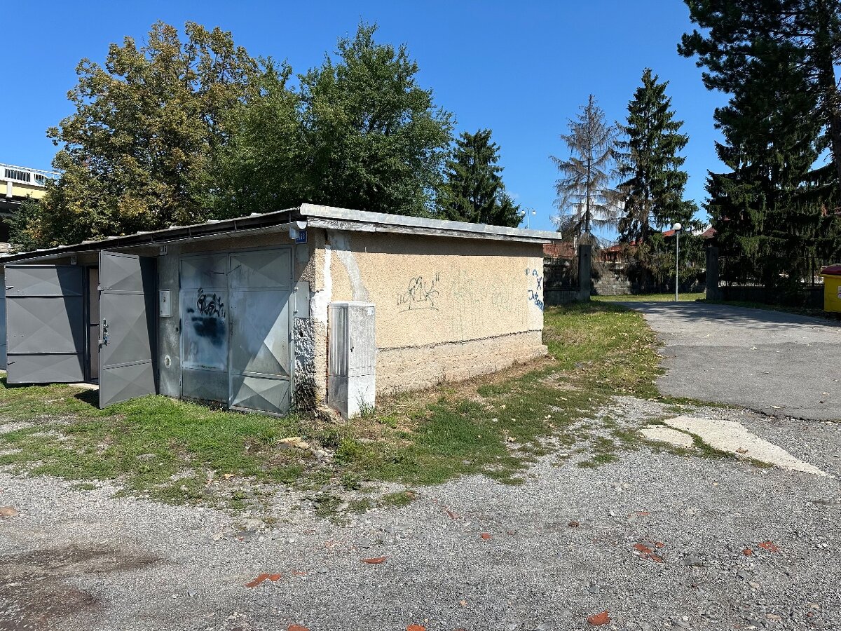 Garáž pod nadjazdom - 5