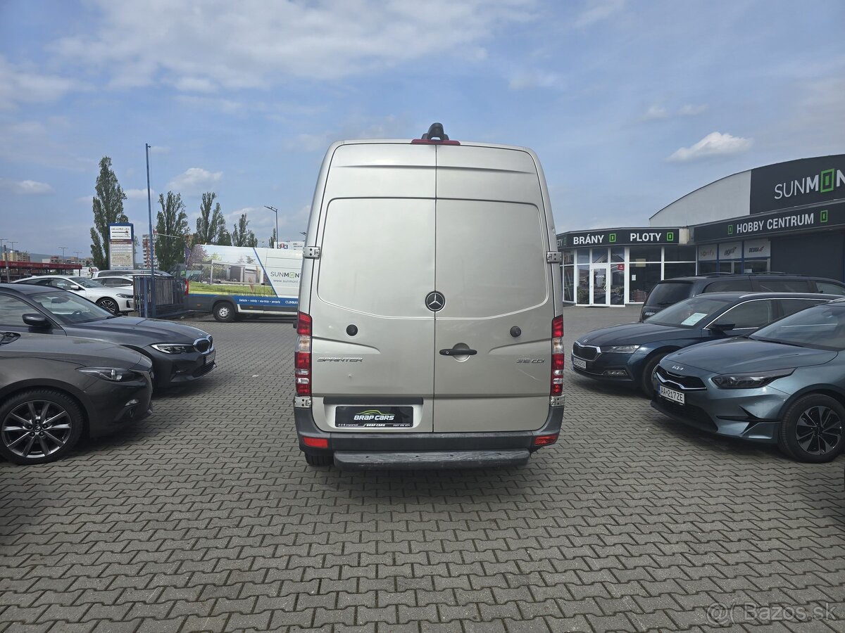 Mercedes-Benz Sprinter - 5