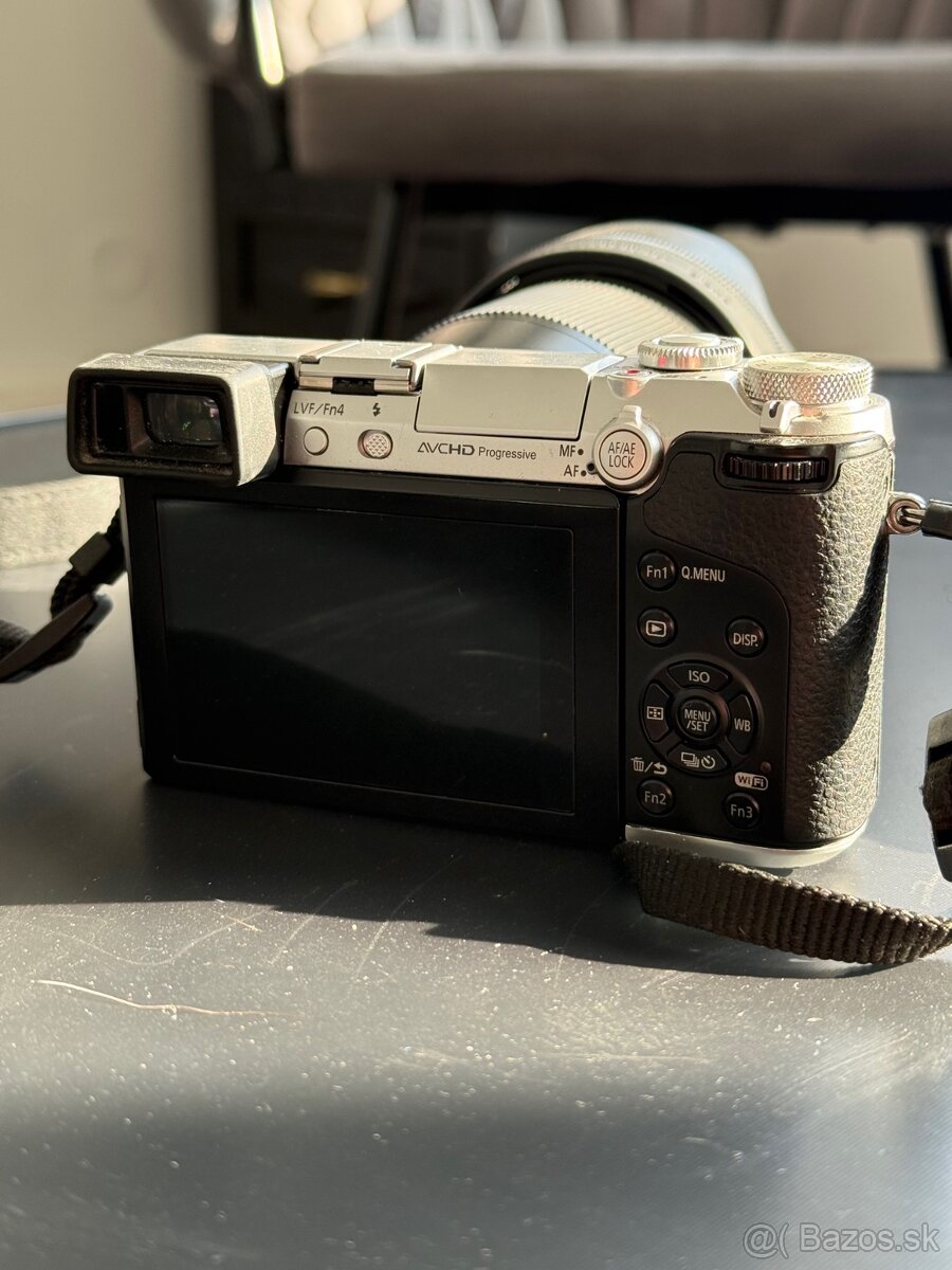 Panasonic LUMIX DMC-GX7 silver + Sigma 16mm 1.4 + OL45mm 1.8 - 5