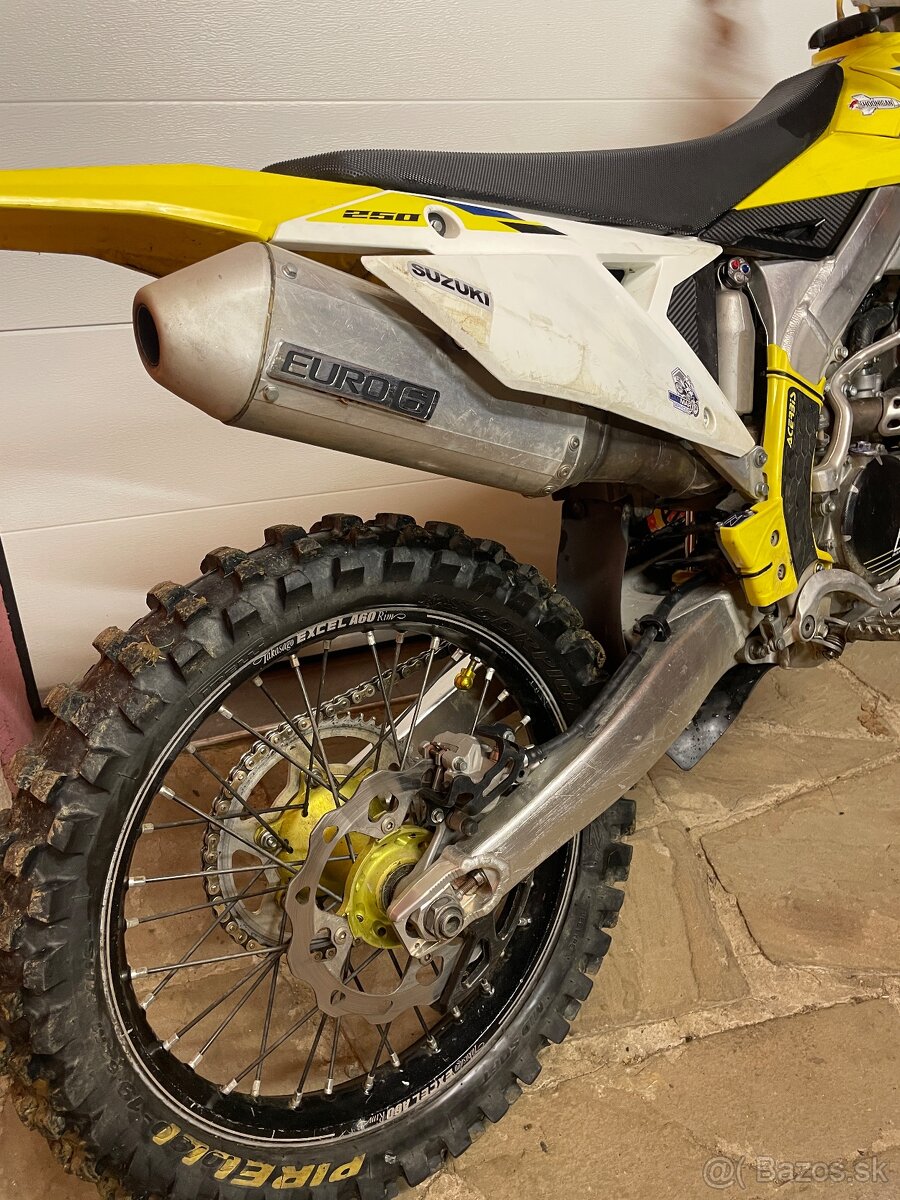 Suzuki rmz 250