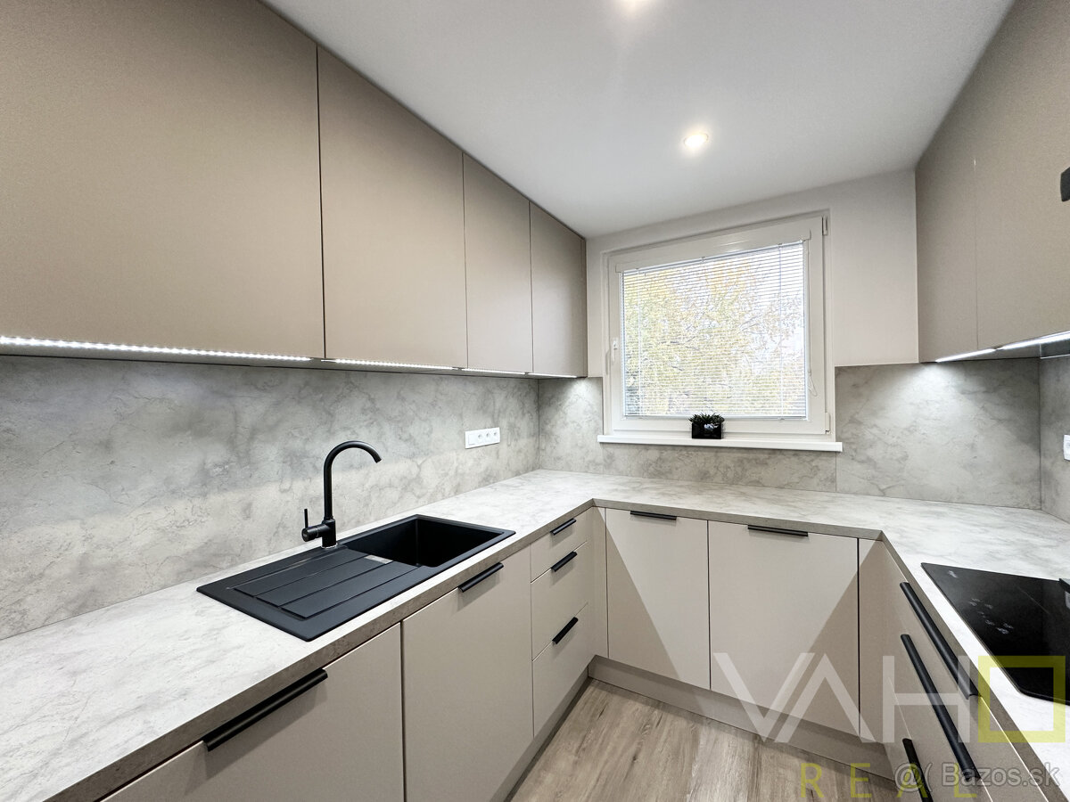 NA PREDAJ: Štýlový, kompletne zrekonštruovaný 3-izbový byt n - 5