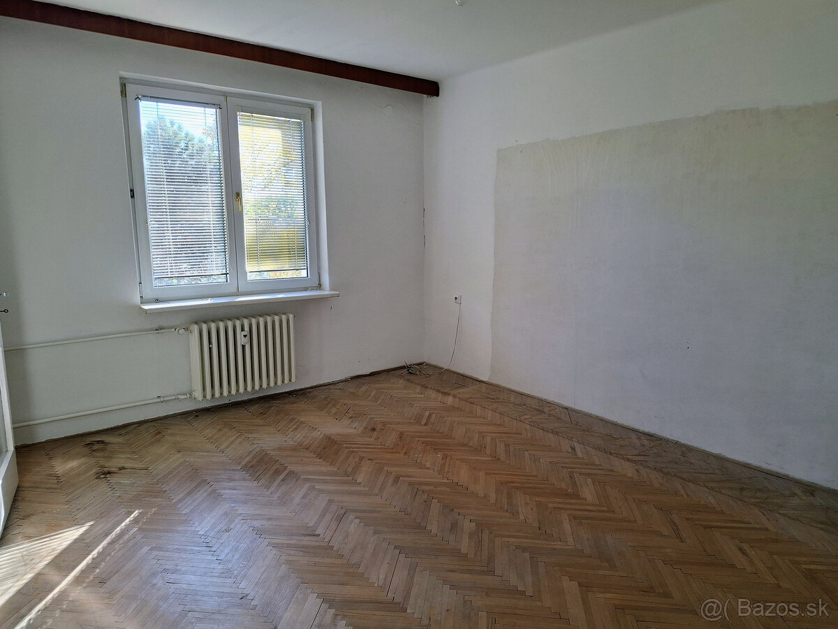 PRÍJEMNÝ 2-IZB.BYT V MESTSKEJ ČASTI TRNÁVKA, HANÁCKA UL., TE - 5