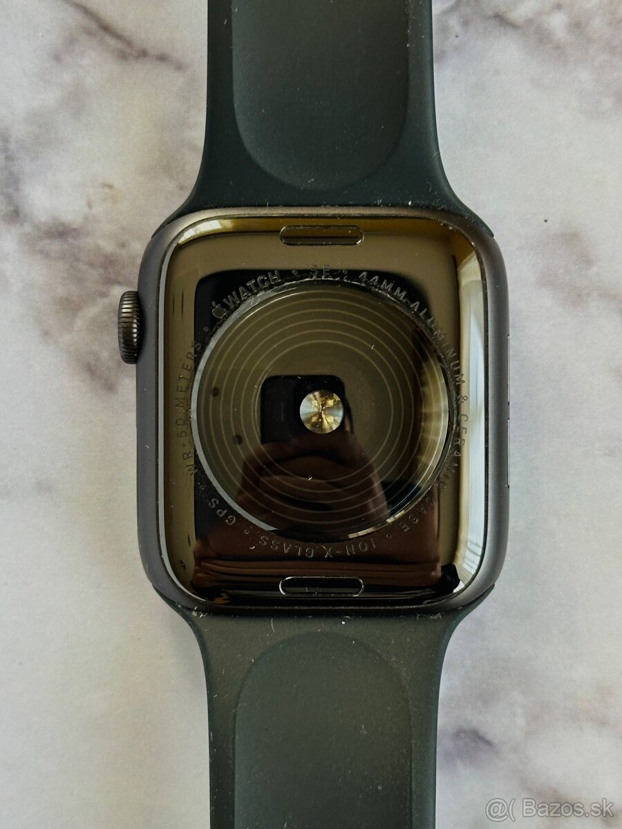 Apple Watch Series SE (1. generácie) 44 mm - 5