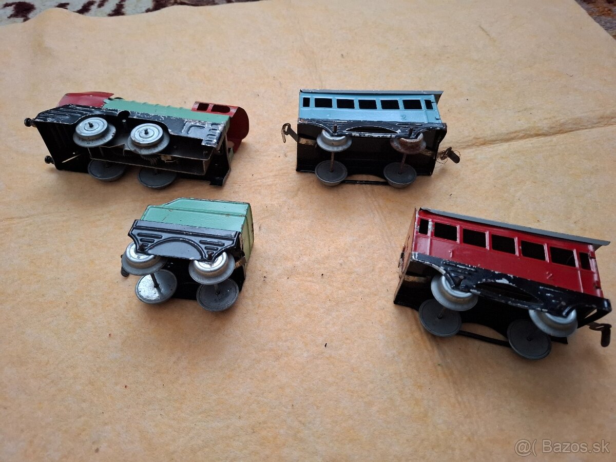 Stará kovová hračka - vláčik Igra - 5