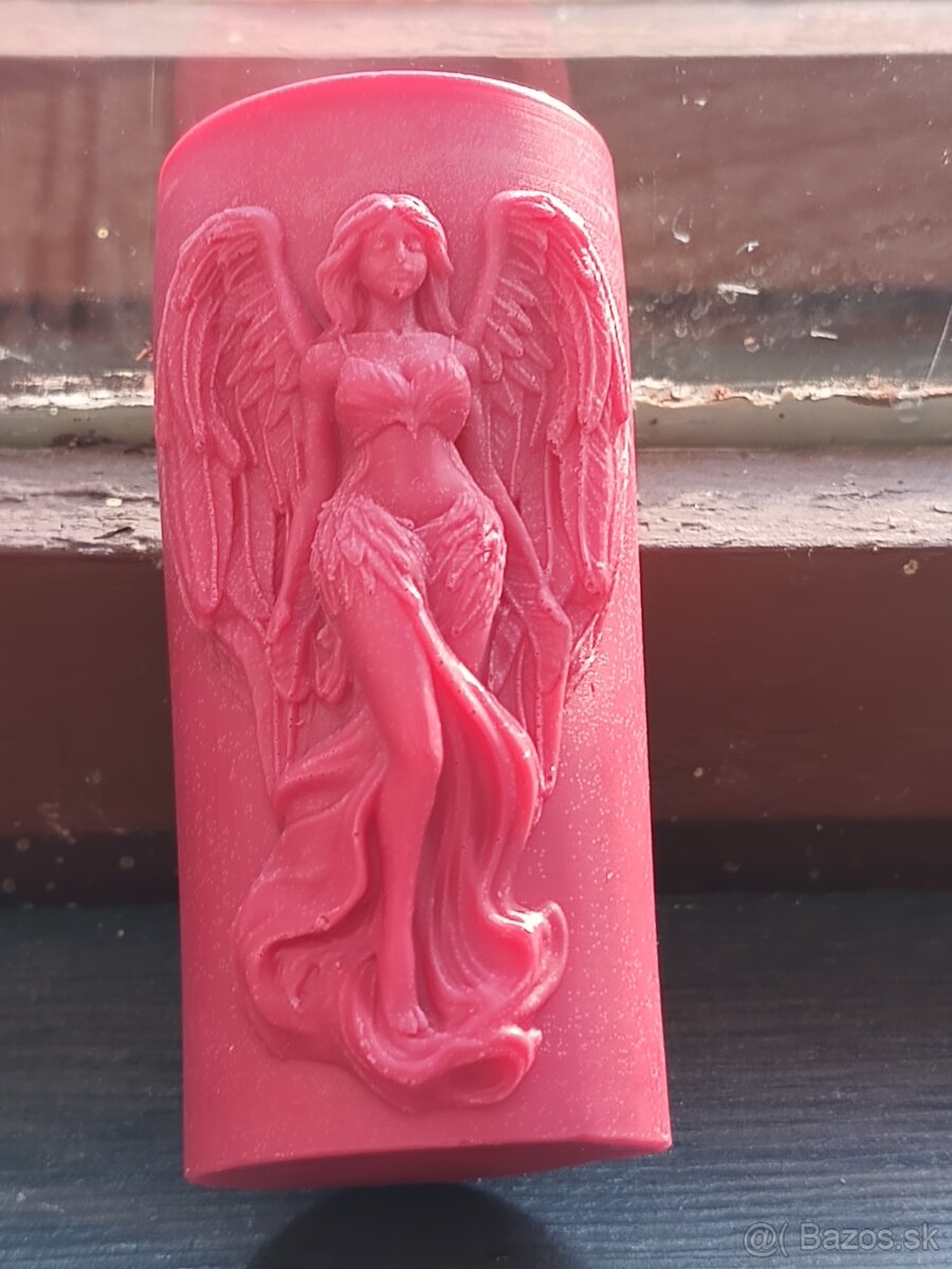 Domáce vyrobené sviečky a kytica - 5