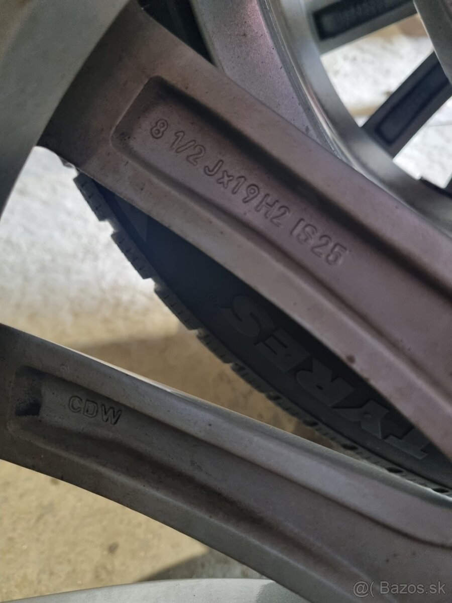 Na pradaj 245/45 R19 - 5